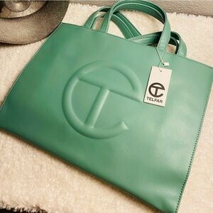 🌸Authentic Telfar Tote🌸